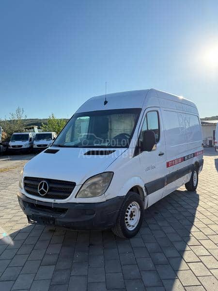 Mercedes Benz Sprinter 311