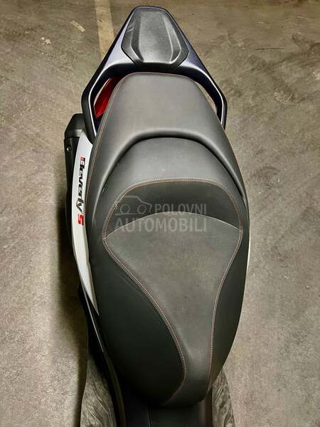 Piaggio Beverly 300s HPE