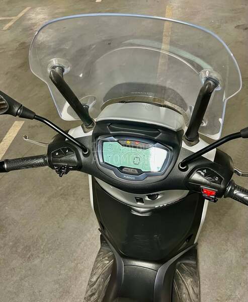 Piaggio Beverly 300s HPE