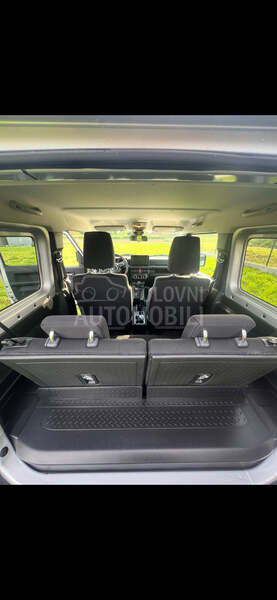 Suzuki Jimny 1.5 GLX 4WD