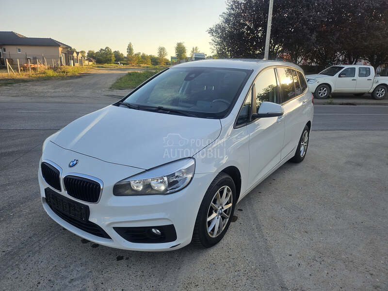 BMW 218 head-up tourier