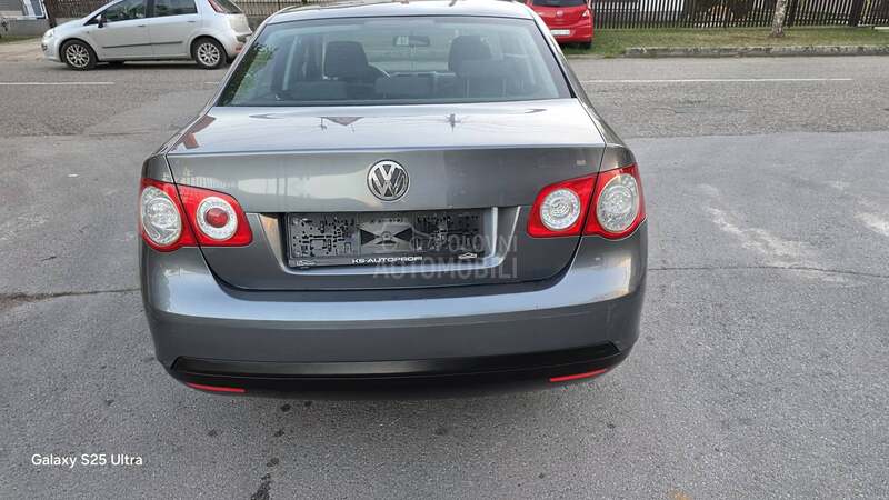Volkswagen Jetta 1.6 fsi