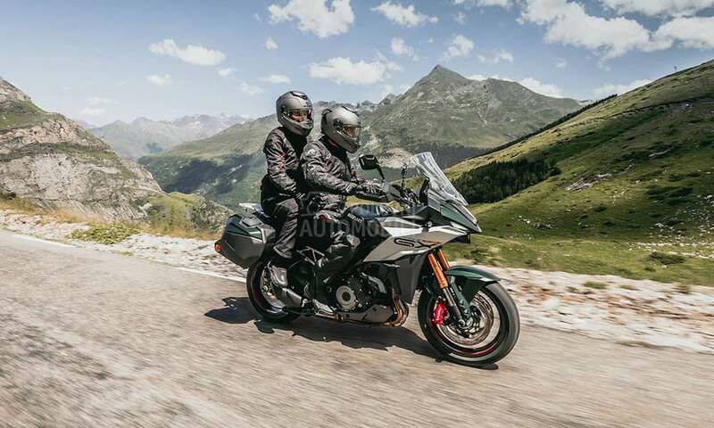 Suzuki GSX-S1000GX M4 TOUR