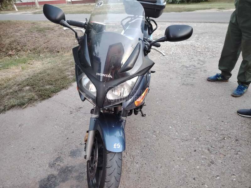 Honda CBF 600