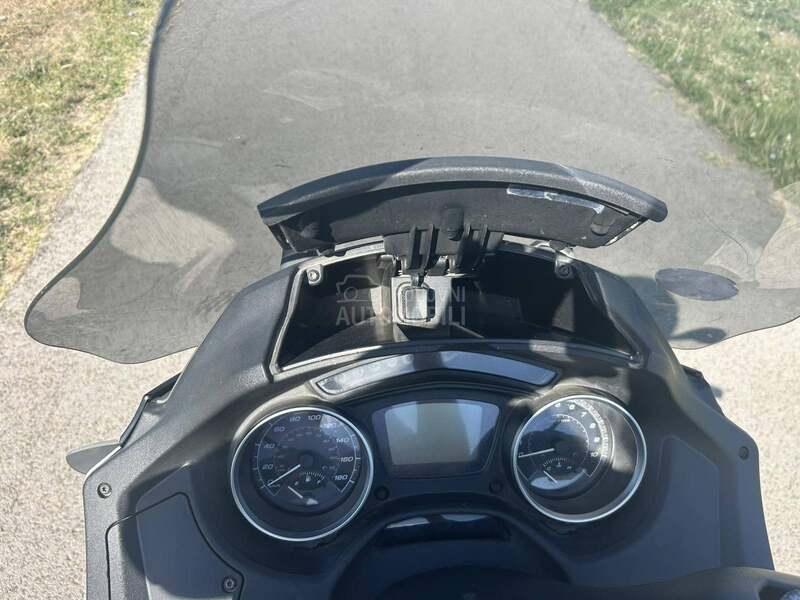 Piaggio MP3 350 LTA