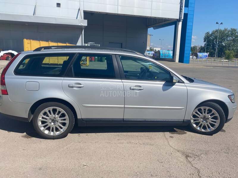 Volvo V50 