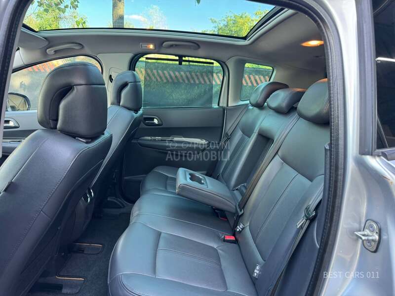Peugeot 3008 1.6 e-HDI FELINE