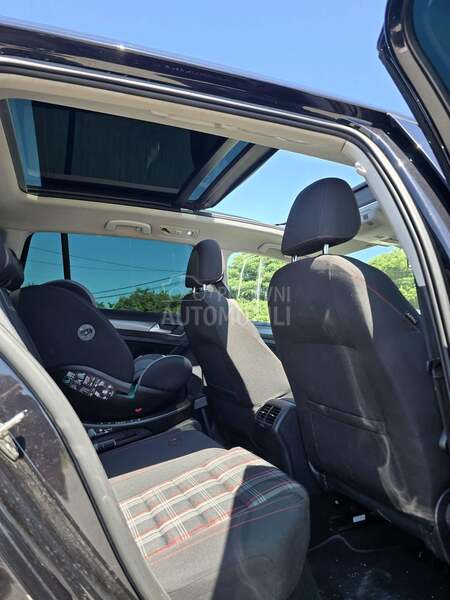 Volkswagen Golf 7 1.6tdi/Pano/Aut/Nav