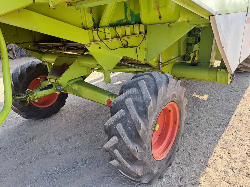 Claas Dominator 86