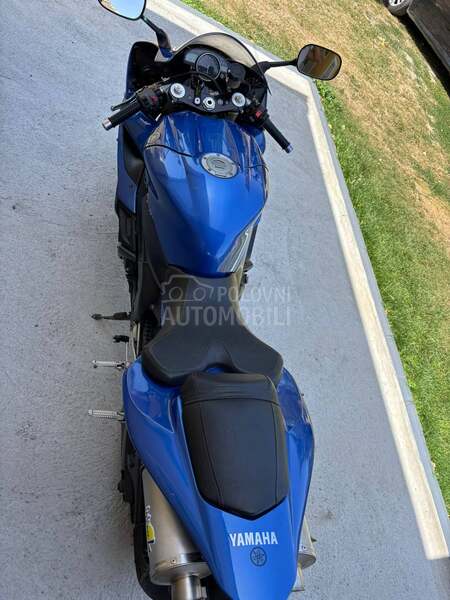 Yamaha R1