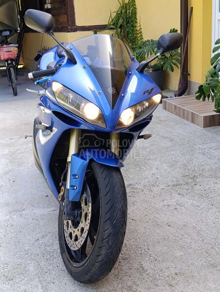 Yamaha R1