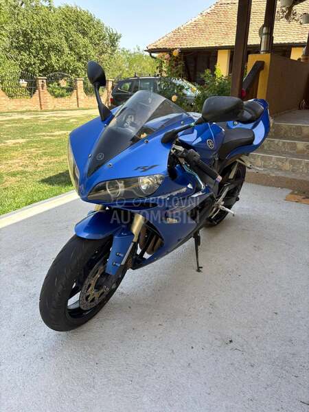 Yamaha R1