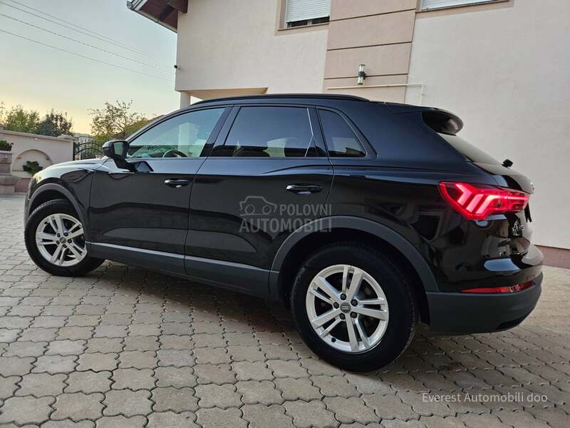 Audi Q3 1.5TFSi/BUSINESS/