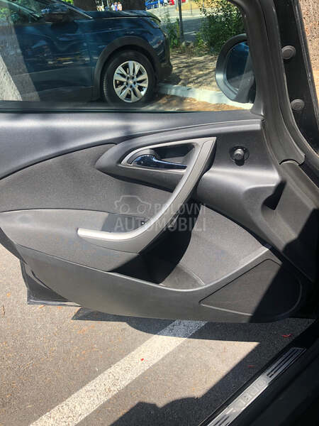 Opel Astra J 