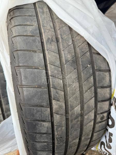 Bridgestone 225/40 R19 Letnja