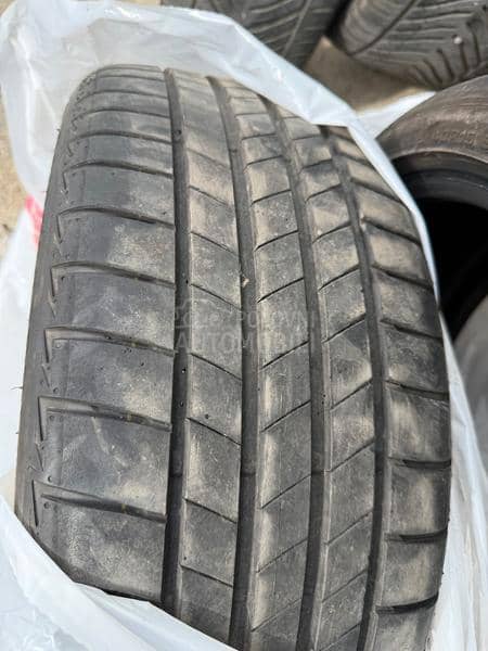 Bridgestone 225/40 R19 Letnja