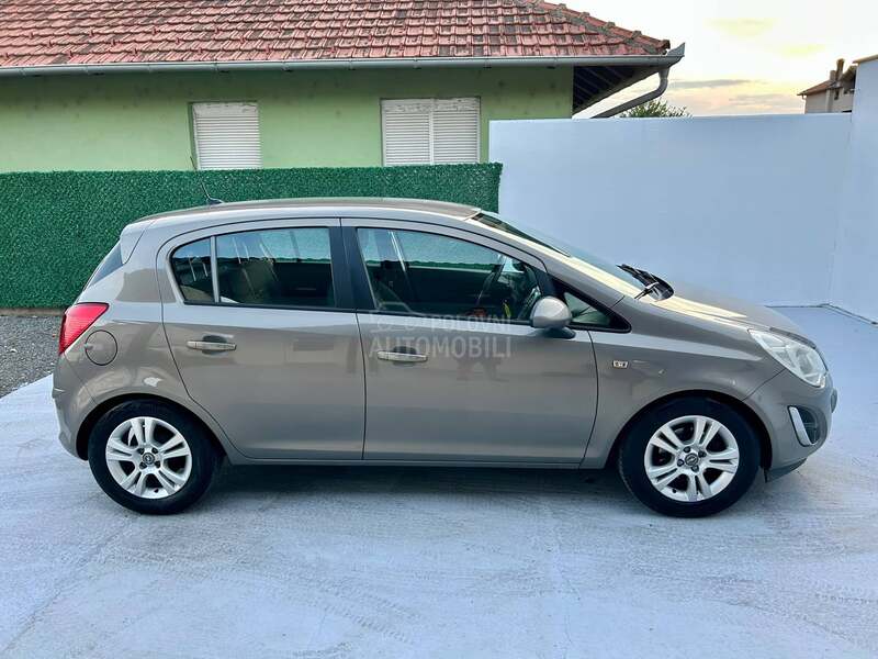 Opel Corsa D 1.3CDTI NAV/FUL/REST