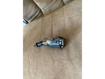 Brava u vozacevim vratima za Audi Q5 od 2017. do 2024. god.