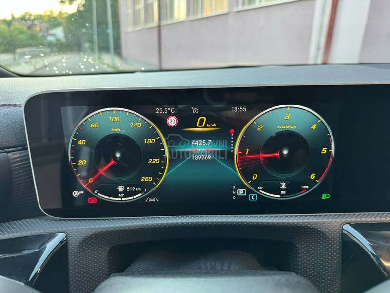 Mercedes Benz CLA 180 Shooting Brake AMG LINE