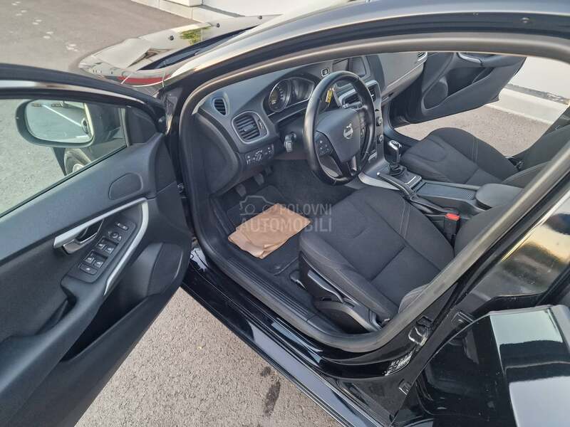 Volvo V40 D2 ///