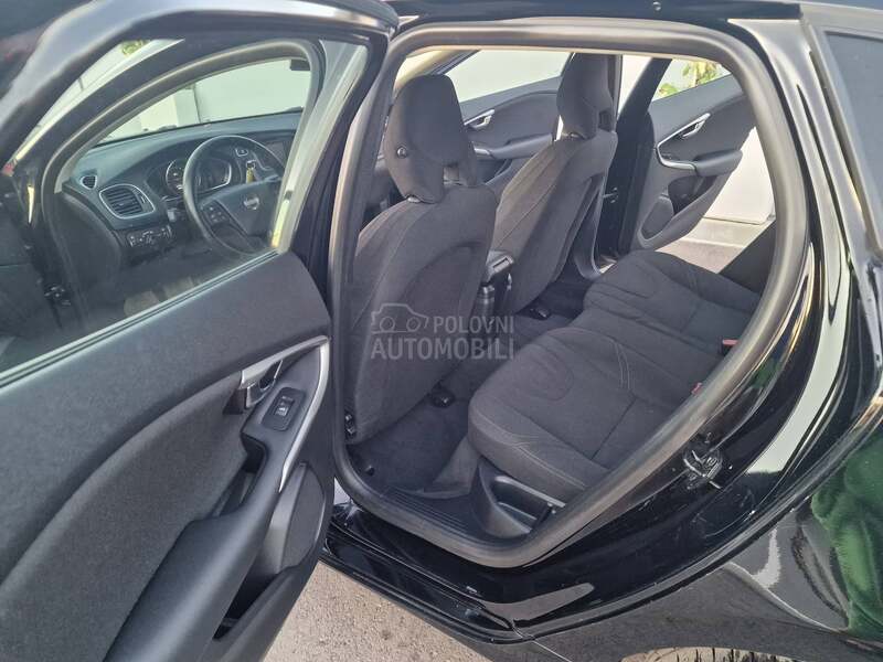 Volvo V40 D2 ///