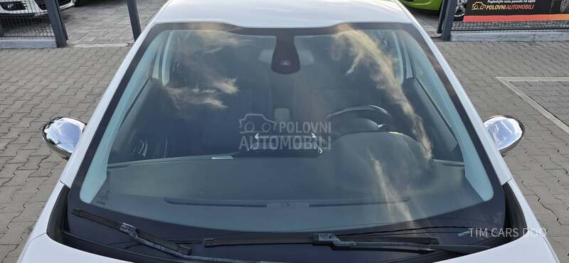 Peugeot 208 1.6 HDI  ALLURE