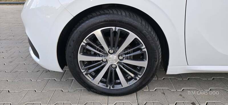 Peugeot 208 1.6 HDI  ALLURE