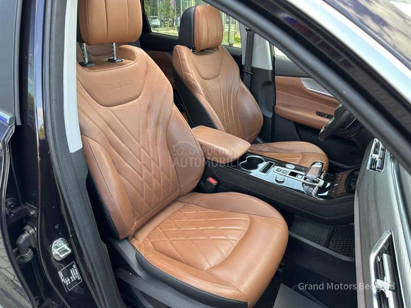 Chery Tiggo 8 1.6 T-GDI NOBLE