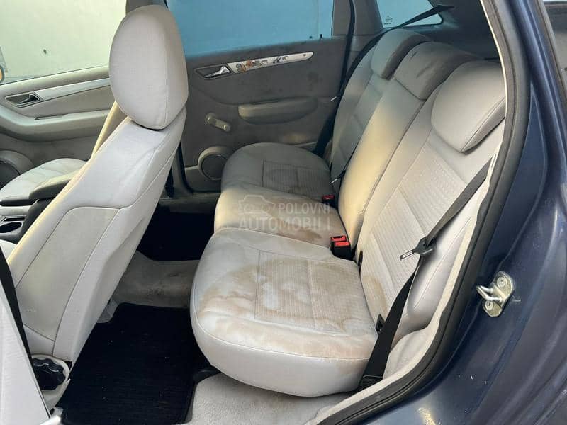 Mercedes Benz B 180 SA TABLICAMA