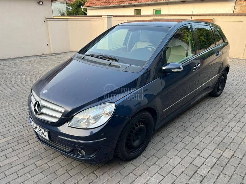Mercedes Benz B 180 SA TABLICAMA