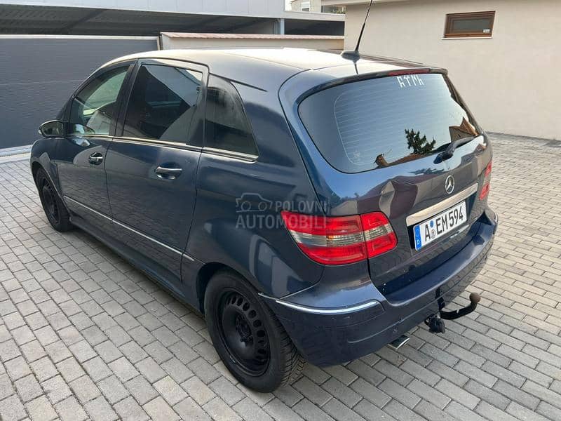 Mercedes Benz B 180 SA TABLICAMA