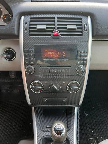 Mercedes Benz B 180 SA TABLICAMA