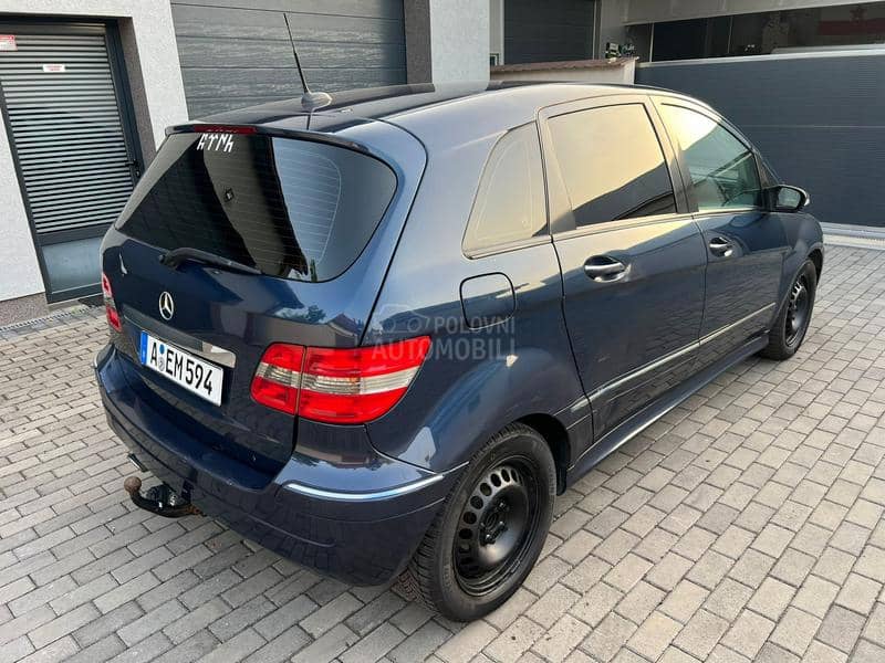 Mercedes Benz B 180 SA TABLICAMA