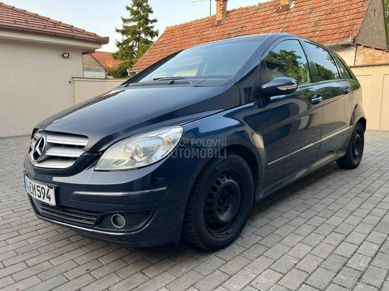 Mercedes Benz B 180 SA TABLICAMA