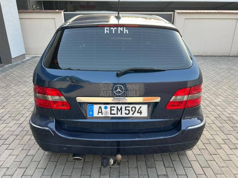 Mercedes Benz B 180 SA TABLICAMA