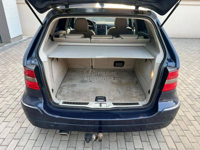 Mercedes Benz B 180 SA TABLICAMA