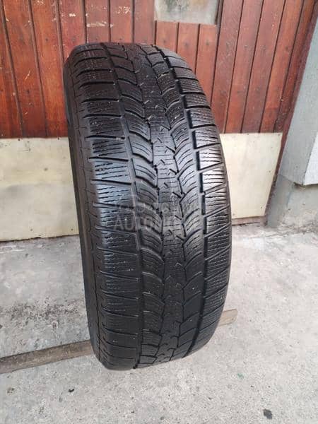 Sava 235/65 R17 Zimska