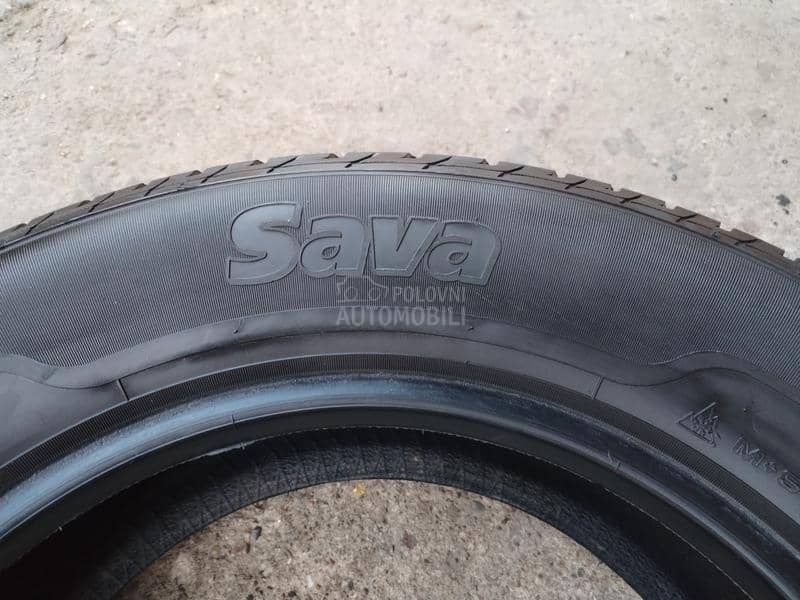 Sava 235/65 R17 Zimska
