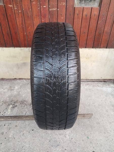 Sava 235/65 R17 Zimska