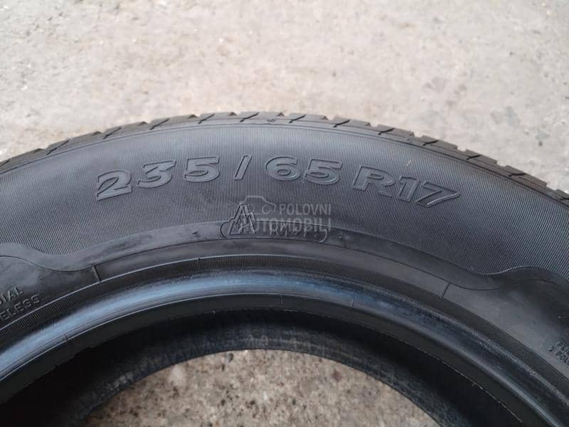 Sava 235/65 R17 Zimska