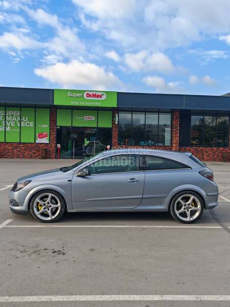 Opel Astra H GTC 1.7 cdti