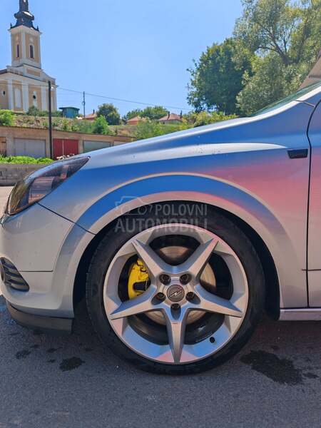 Opel Astra H GTC 1.7 cdti