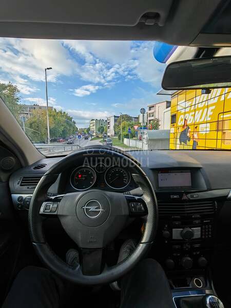 Opel Astra H GTC 1.7 cdti
