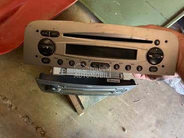fabricki radio za Alfa Romeo 147