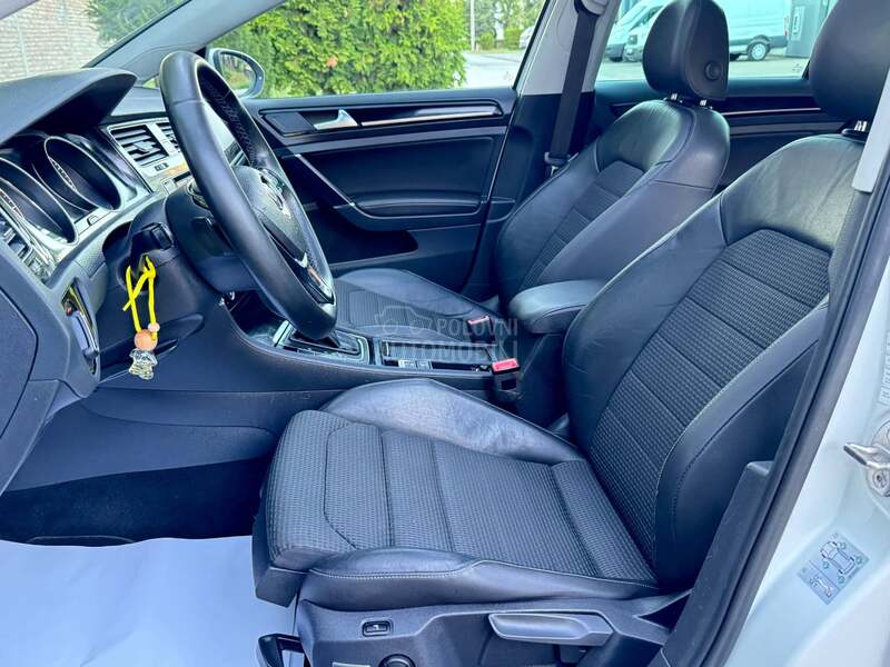 Volkswagen Golf 7 R LINE/DSG/PANO/2.0