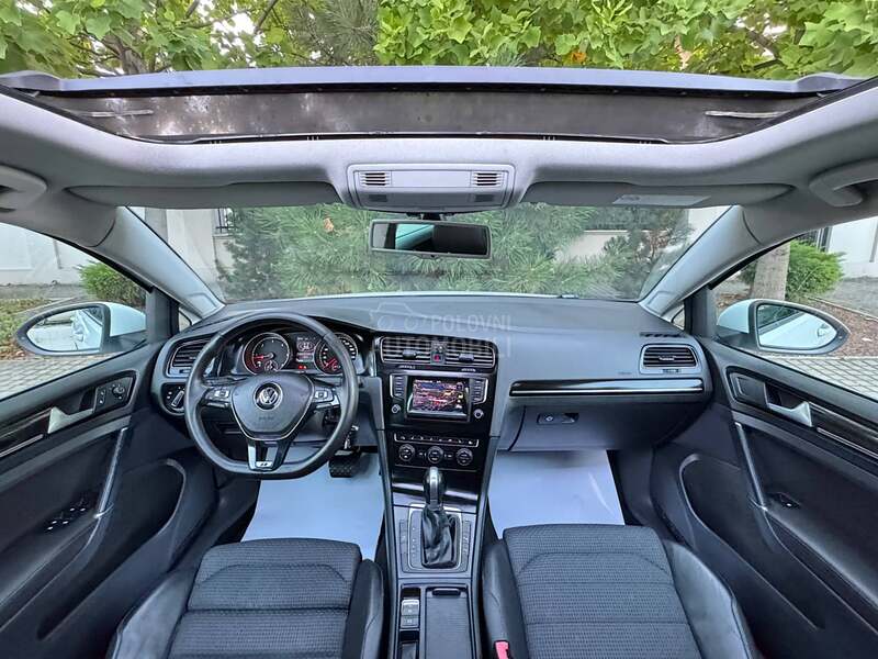 Volkswagen Golf 7 R LINE/DSG/PANO/2.0