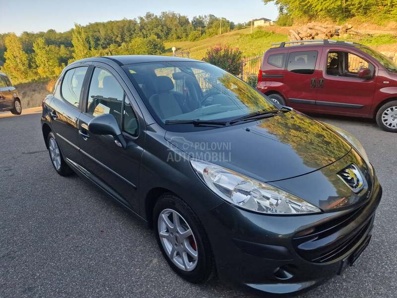 Peugeot 207 1,4 16v pezomotor