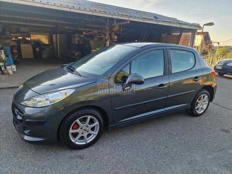 Peugeot 207 1,4 16v pezomotor