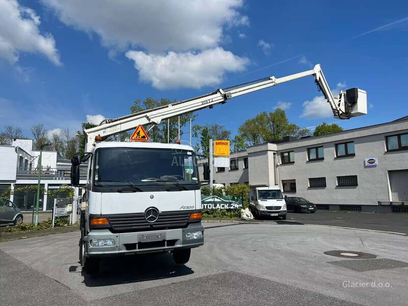 Mercedes Benz 1318 / 21 metar