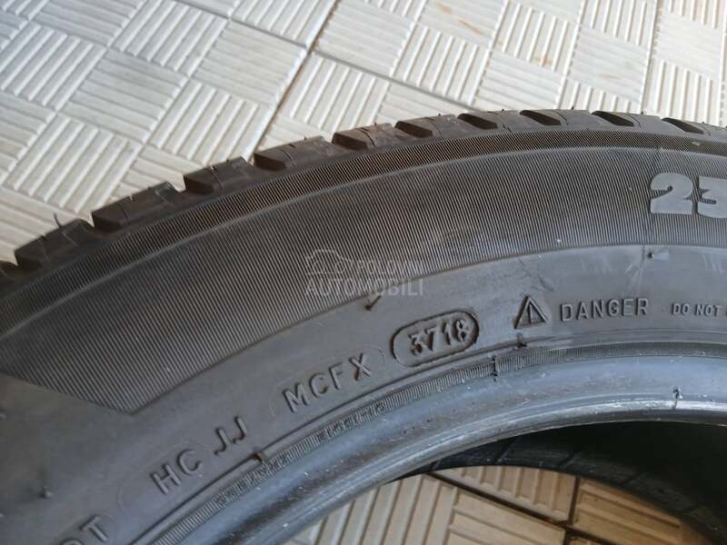 Michelin 235/55 R17 Letnja